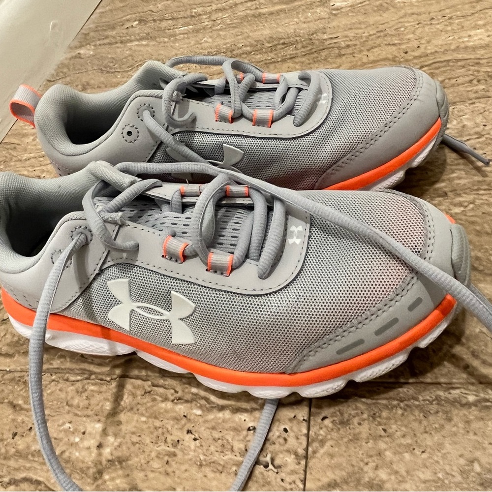 UNDER ARMOUR SNEAKERS